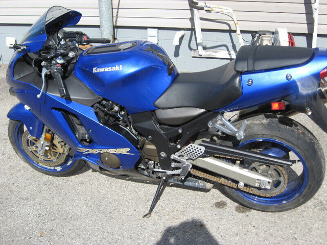 2002 kawasaki zx-12r ninja parts bike in Other in London - Image 3