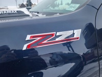 DURAMAX | Z71 OFF ROAD PACKAGE | HEATED & COOLED FRONT BUCKET SEATS | HEATED REAR SEATS | HEATED STE... (image 6)