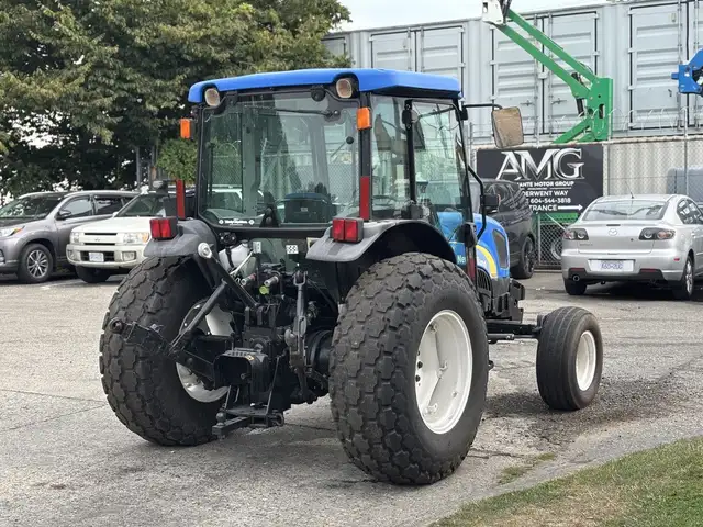 2009 New Holland T4020 Utility Tractor in Heavy Trucks in Delta/Surrey/Langley - Image 11