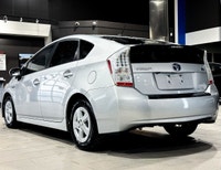 High-Value Options: Sunroof Leather Interior Navigation Low Mileage The 2010 Toyota Prius offers out... (image 5)