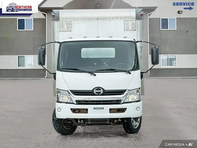2018 Hino 195 2018 Hino 195 Cube Van / Box Truck – 5.1L Diese... in Cars & Trucks in Edmonton - Image 3
