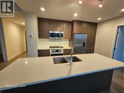 Welcome to Sorrento by Pinnacle. Bright 3 bed + 2 bath + den+Storage open layout with no wasted spac...