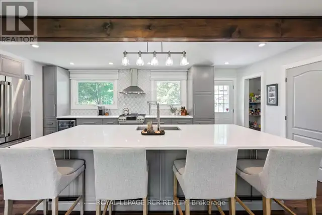 2534 SUNNIDALE ROAD Springwater, Ontario in Houses for Sale in Barrie - Image 8