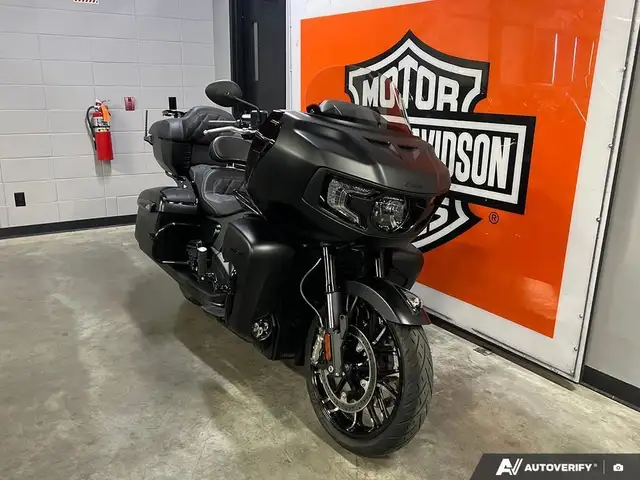 2024 Indian Motorcycle Pursuit(R) Dark Horse(R) Black Smoke in Street, Cruisers & Choppers in Calgary - Image 4