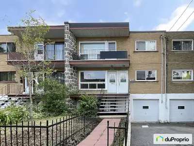Duplex très bien positionné, 2e étage, 5 1/2 est loué. Rez-de-chaussée libre pour l'acheteur. Il s'a...