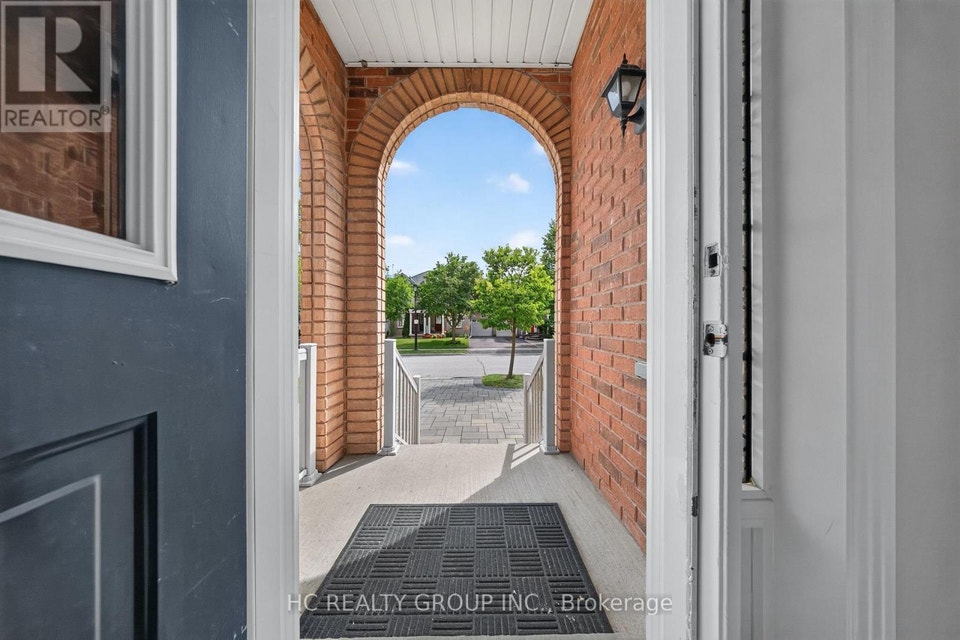 86 BEARE TRAIL Newmarket (Woodland Hill), Ontario 3