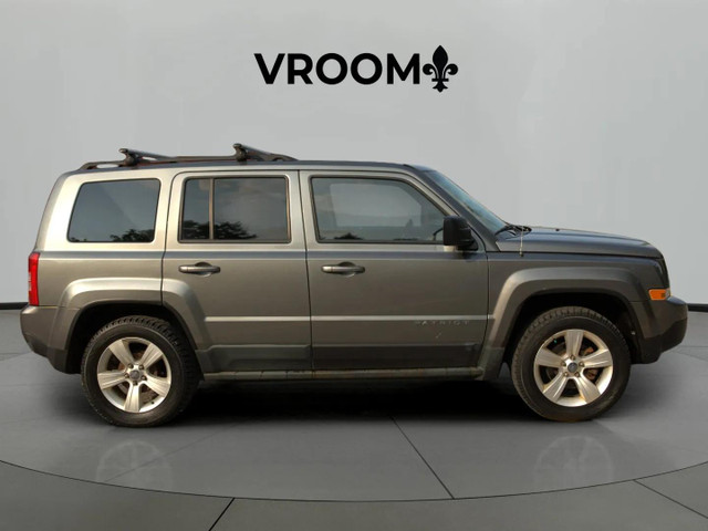 2011 Jeep Patriot – 4x4 Compact + Garantie incluse dans Autos et camions  à Longueuil/Rive Sud - Image 4