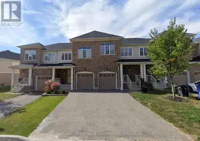 A beautiful 3 bed + 3 bathroom townhome in a friendly Guelph neighborhood. Open concept floor plan o...