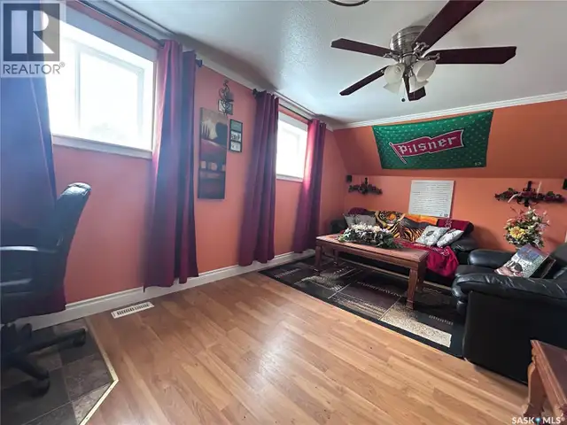 404 Stella STREET Grenfell, Saskatchewan in Houses for Sale in Regina - Image 8