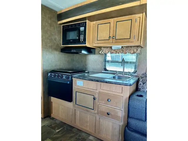 2013 Holiday Rambler Aluma-Lite Ultra Edition 268RBS in Travel Trailers & Campers in Penticton - Image 6