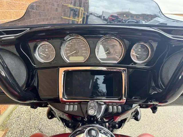 2019 Harley-Davidson Street Glide Special **CUSTOM PAINT** **CAN in Sport Touring in Markham / York Region - Image 37