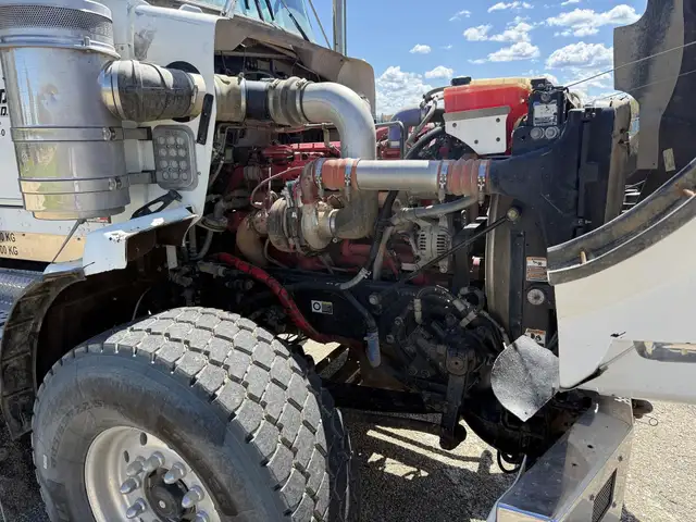 2015 KENWORTH T800 in Heavy Trucks in Saskatoon - Image 14