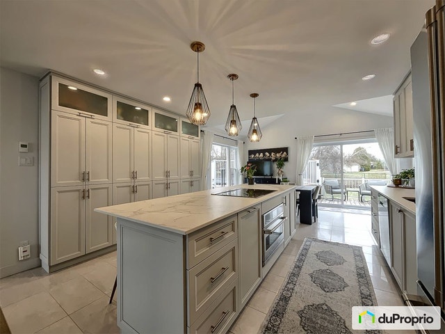 $825,000 - Bungalow for sale in Granby — photo 3