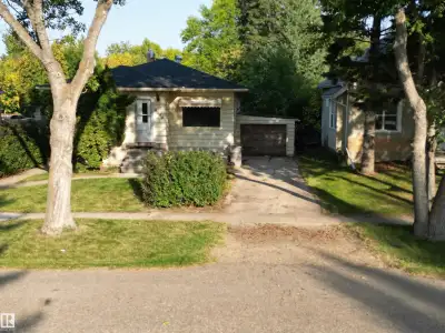 Charming & Updated Bungalow in Calmar – Perfect for First-Time Buyers or Investors! This budget-frie...