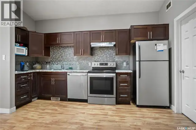 1241 PASQUA STREET Regina, Saskatchewan in Houses for Sale in Regina - Image 9