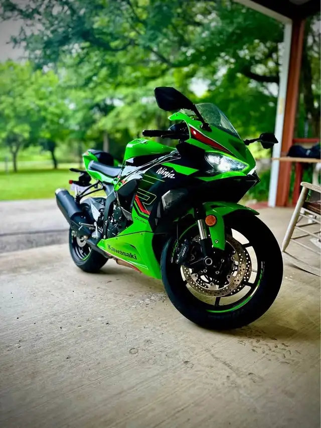 2024 KAWASAKI NINJA ZX-6R KRT - FINANCE AVAILABLE!  in Sport Bikes in Winnipeg - Image 2