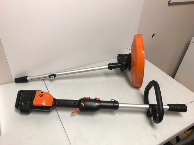 WORX WG184 40V (2.0Ah) 13" Cordless Grass Trimmer/Edger with in- in Lawnmowers & Leaf Blowers in Oakville / Halton Region - Image 4