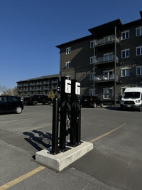 Spacious 2-Bedroom, 2-Bathroom Apartment Move-in Ready at Creekside Suites Size: 901 sq. ft. Welcome... (image 5)