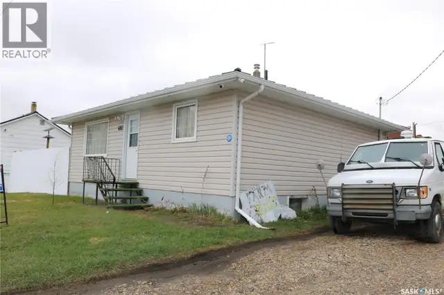 603 Gordon STREET Moosomin, Saskatchewan in Commercial & Office Space for Sale in Regina - Image 4