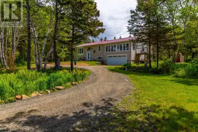 Experience coastal bliss on Nova Scotias breathtaking Bay of Fundy with this beautifully developed a...