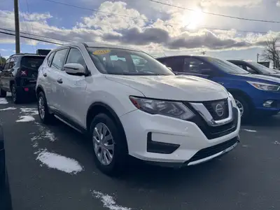 The 2017 Nissan Rogue S is a compact SUV offering a blend of practicality, comfort, and efficiency....