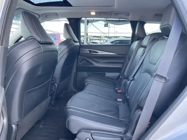 2023 Infiniti QX60 LUXE AWD (Nav|Pano Roof|Heated Wheel) One Own in Cars & Trucks in Calgary - Image 32