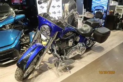 USED 2011 Harley-Davidson Soft-Tail "Screaming Eagle" in blue/chrome. This unique V-Twin cruiser fea...