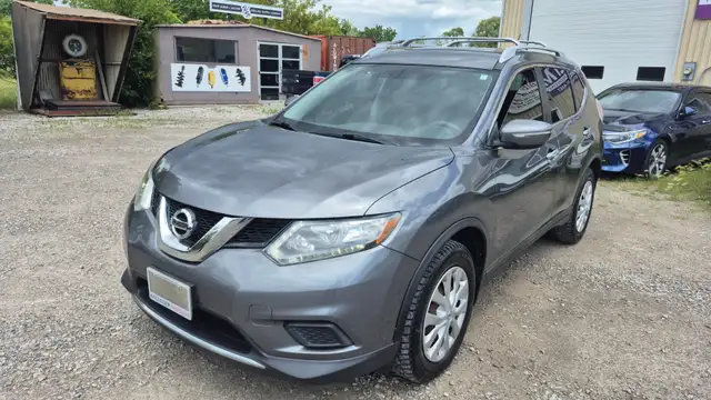 2014 Nissan Rogue S, AWD in Cars & Trucks in Hamilton - Image 3