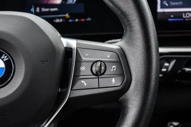 2025 BMW X1 xDrive28i AWD * Cuir * Carplay et Android        * L in Cars & Trucks in City of Montréal - Image 21