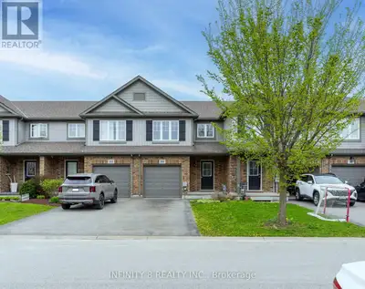Freehold Townhome! Welcome home to this stunning Mountainview built townhouse. Located in a highly d...