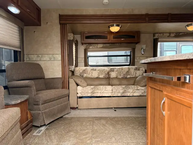 2011 Jayco JAY FLIGHT 29 RLS in Travel Trailers & Campers in St. Albert - Image 7