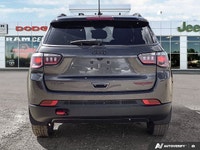 This Jeep Compass delivers a Regular Unleaded I-4 2.4 L/144 engine powering this Automatic transmiss... (image 4)