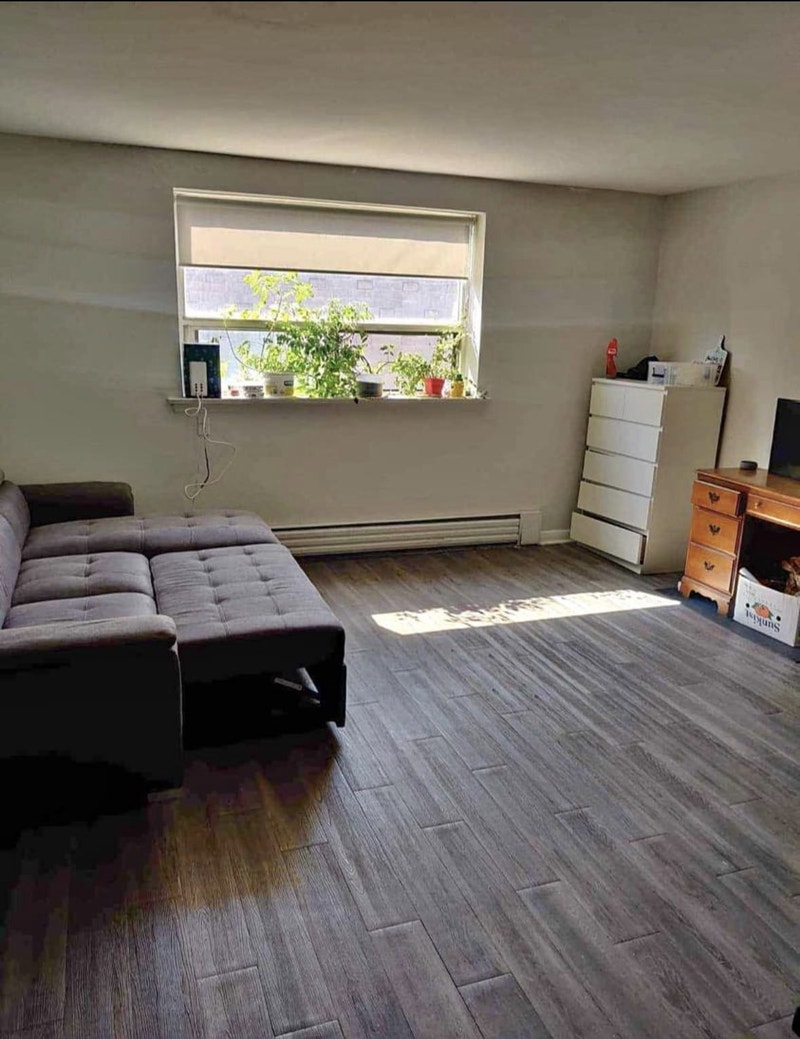 Sharing Room available for rent close to humber lakeshore Room
