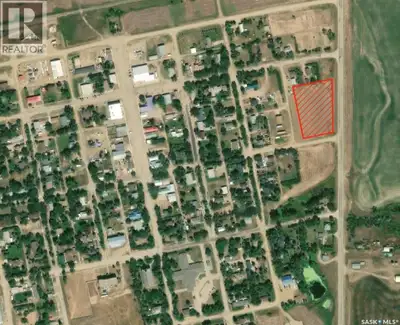 Large Lot Lafleche; This is a 1.57 acre lot on the east side of Lafleche. There is over 300 feet of...