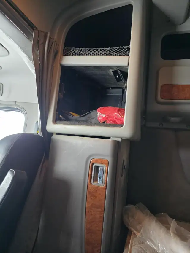 2012 PETERBILT 388 in Heavy Trucks in Saskatoon - Image 26