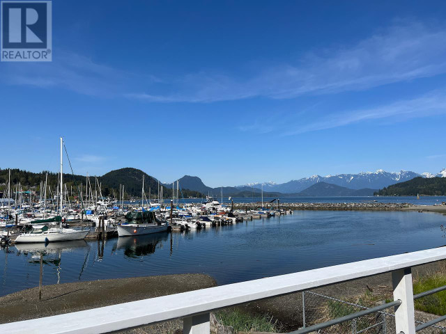 650 BAY ROAD Gibsons, British Columbia in Houses for Sale in Sunshine Coast - Image 3