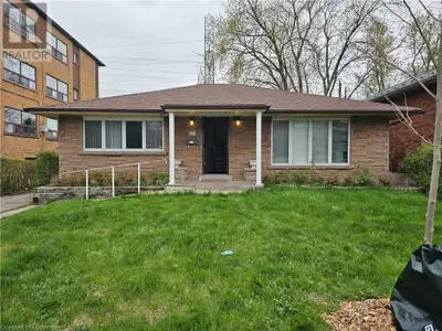 17 WEST PARK Avenue Hamilton, Ontario
