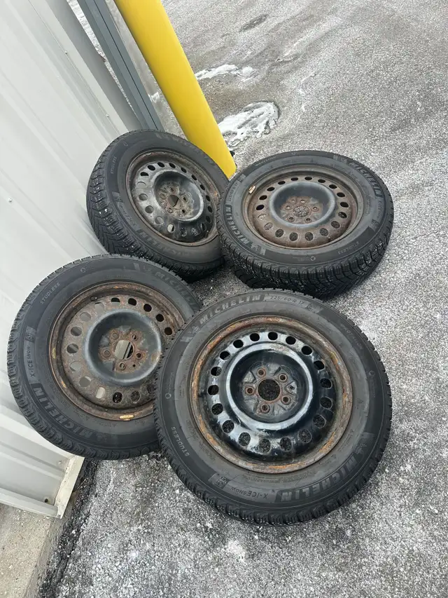 225/60/17 Michelin winters 5x114.3 hyundai Tucson Kia sportage in Tires & Rims in Mississauga / Peel Region - Image 2