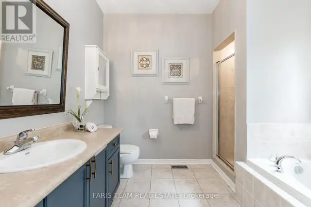 10 WESTMINSTER CIRCLE Barrie (Innis-Shore), Ontario in Houses for Sale in Barrie - Image 14