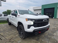 2024 Chevrolet Silverado 1500 LT Trail Boss Crew Cab 4x4 with the 5.3L V8 and only 46,231kms! Clean... (image 2)