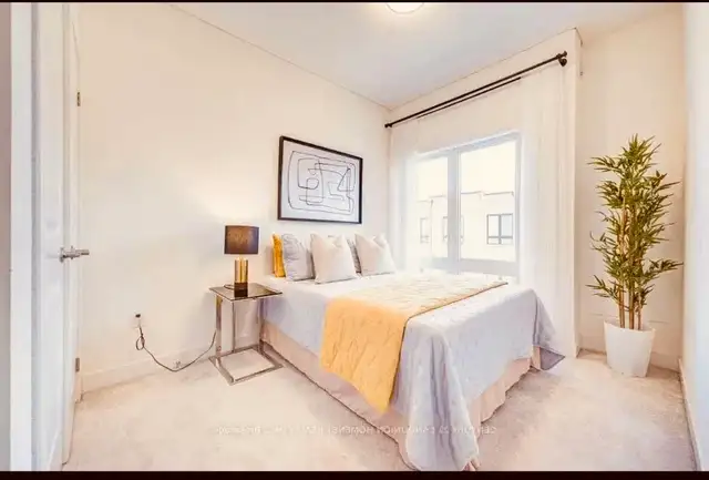 Private Room for Rent in  Vaughan near Wonderland