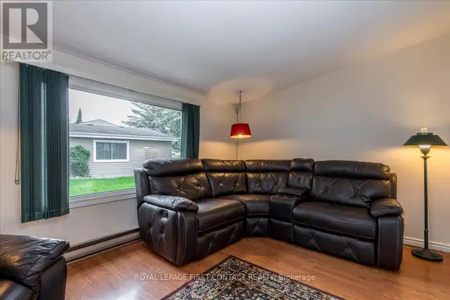 40 CORNER BROOK TRAIL Innisfil, Ontario in Houses for Sale in Barrie - Image 10