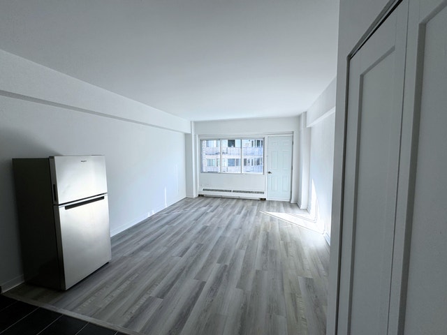 175 Sherbrooke O — photo 2