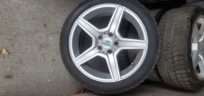 225/45R17 winter Micheline tires on alloys in great condition. Came off a 2020 Honda Civic.