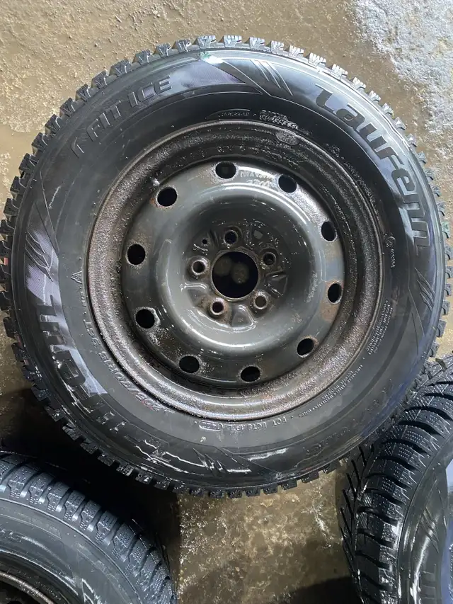 205 70 15 - RIMS AND TIRES - WINTER - DODGE CARAVAN in Tires & Rims in Kitchener / Waterloo - Image 4