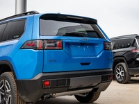 Welcome to 400 Chrysler Dodge Jeep Ram. 1.6L I-4 intercooled turbo engine - 4x4 drivetrain - Apple C... (image 6)