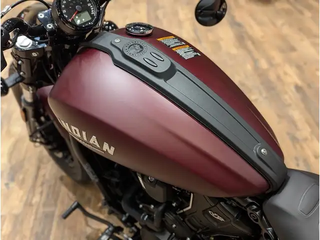 2026 Indian Motorcycle Scout Bobber // Maroon Metallic Smoke in Street, Cruisers & Choppers in Winnipeg - Image 10