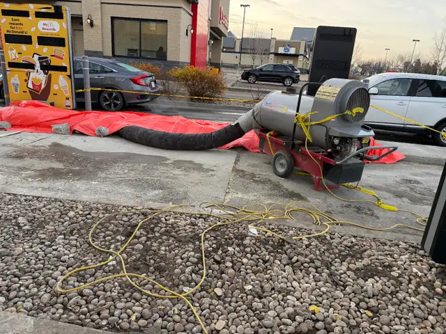 Concrete  slabs and Asphalt cutting & removal in Brick, Masonry & Concrete in Calgary - Image 9