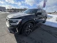 Welcome to Country Hills Volkswagen 2025 Volkswagen Atlas Cross Sport Execline Our team of knowledge... (image 1)