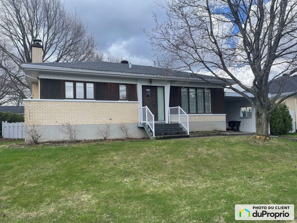 $350,000 - Bungalow for sale in Charny — photo 1